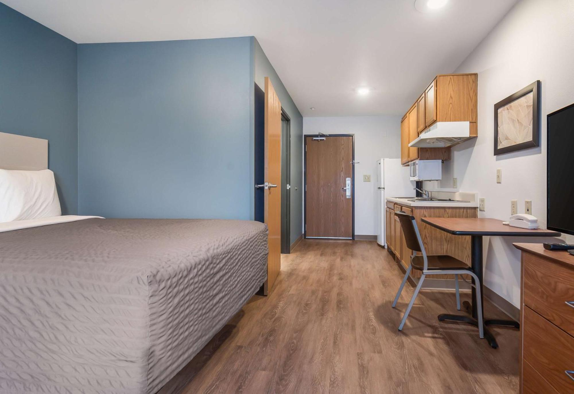 Extended Stay America Select Suites - Fort Myers Exterior photo
