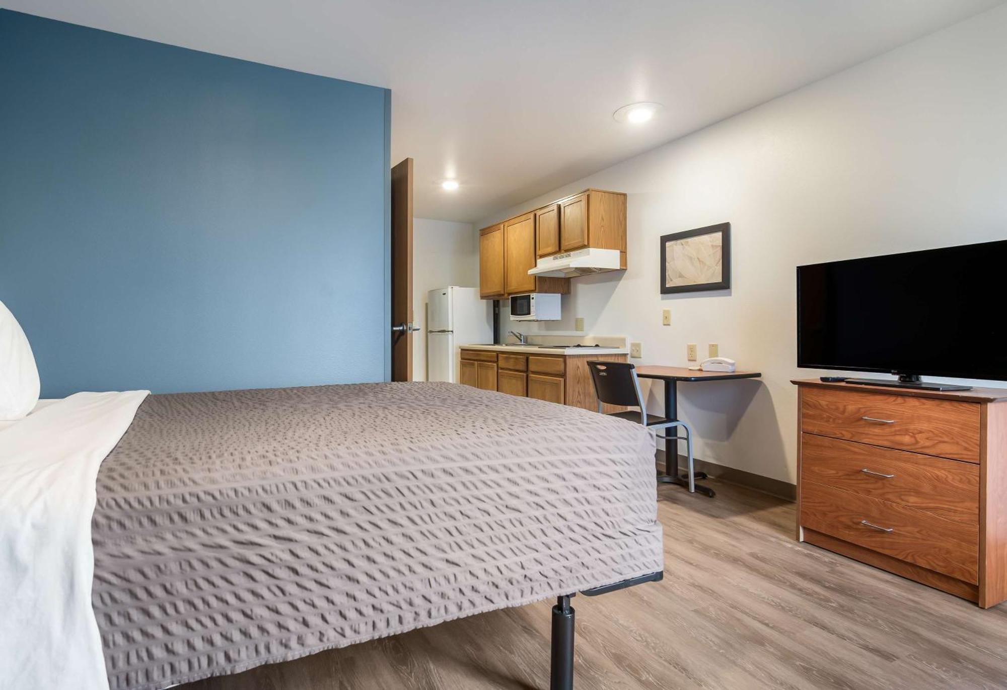 Extended Stay America Select Suites - Fort Myers Exterior photo