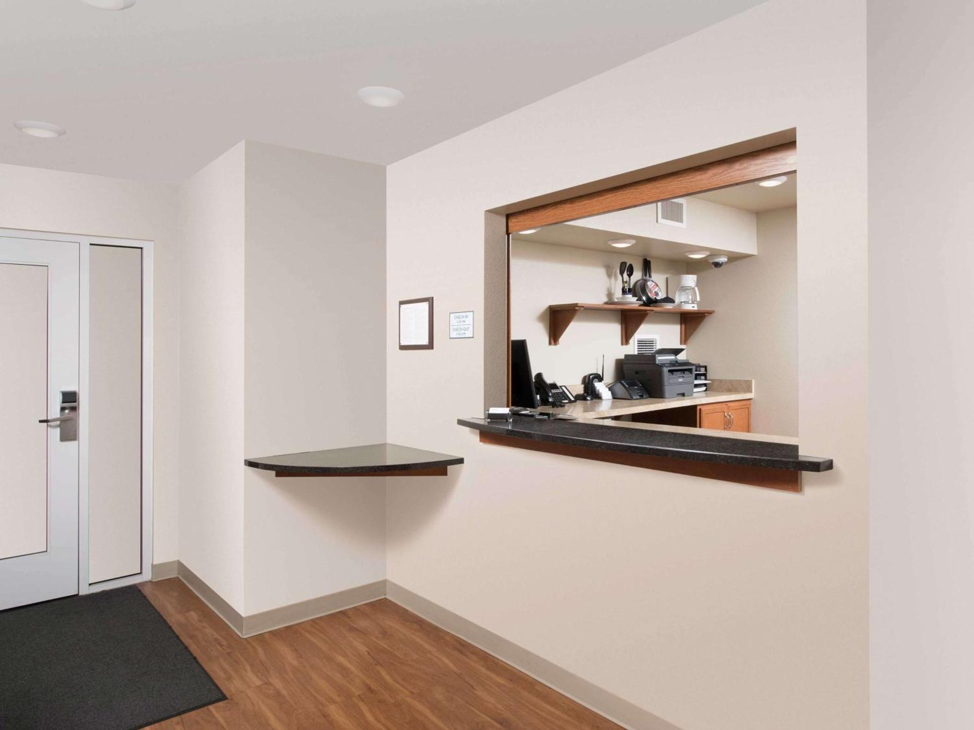 Extended Stay America Select Suites - Fort Myers Exterior photo