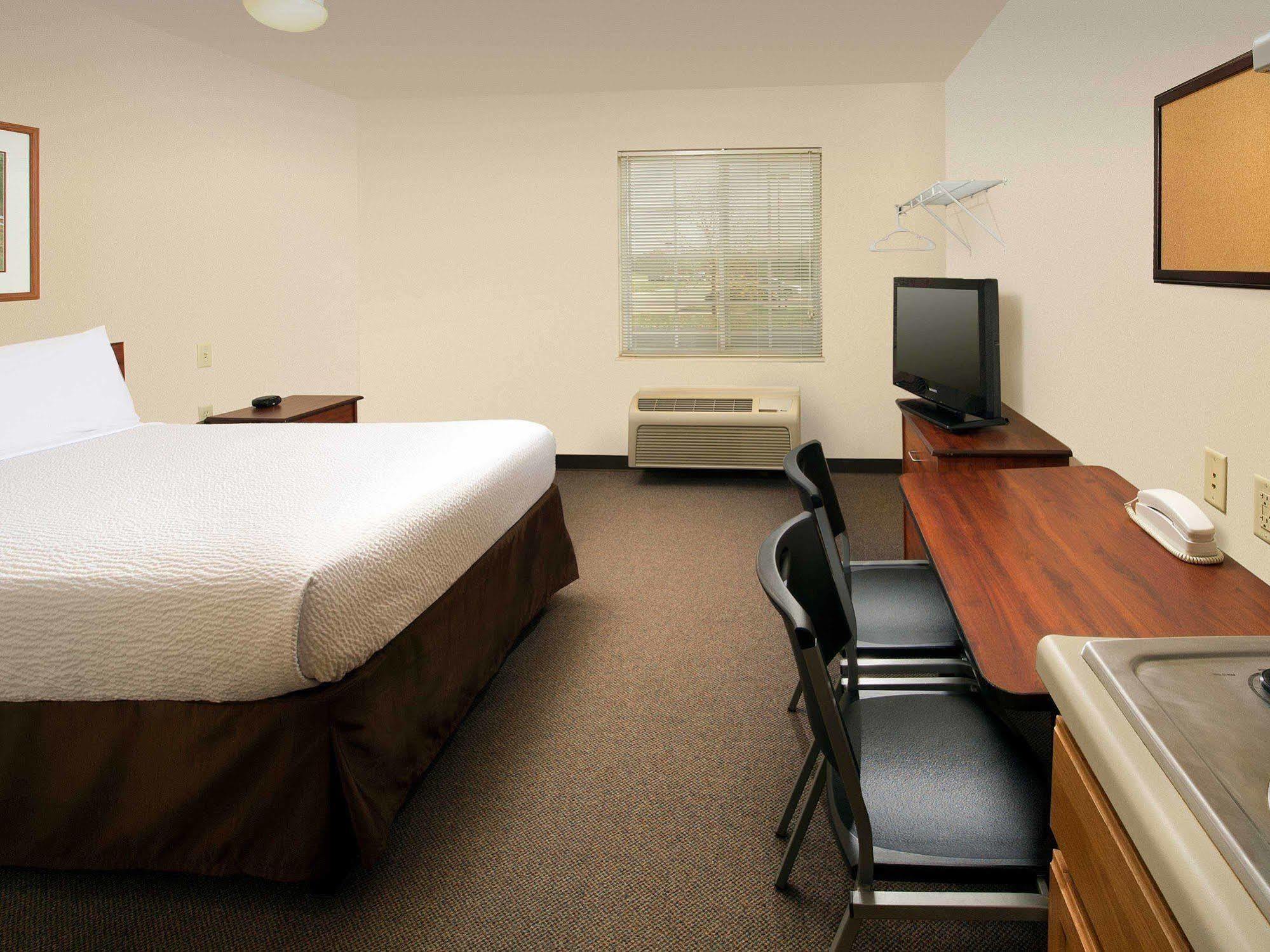 Extended Stay America Select Suites - Fort Myers Exterior photo